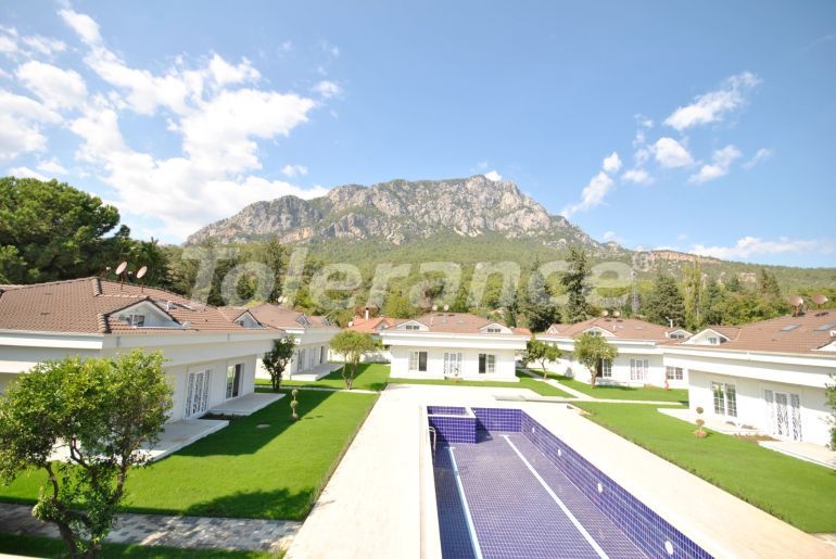 Apartment in Aslanbudcak, Kemer with pool - buy realty in Turkey - 104040