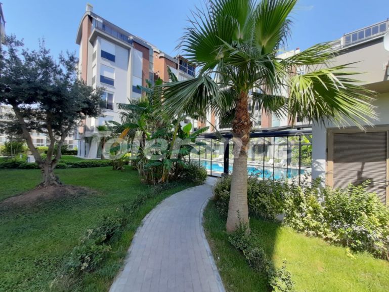 Apartment in Konyaaltı, Antalya with pool - buy realty in Turkey - 109025