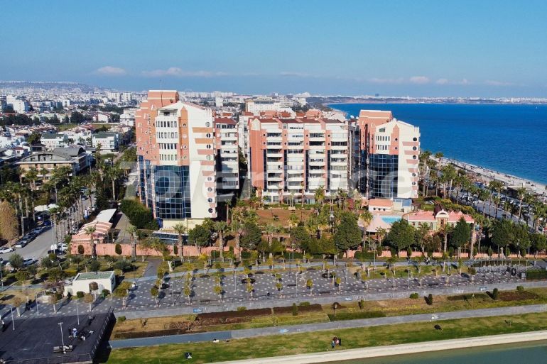 Apartment in Konyaaltı, Antalya with sea view with pool - buy realty in Turkey - 117068