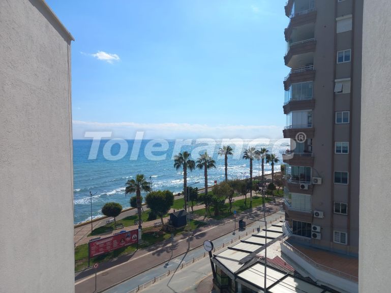 Apartment in Mezitli, Mersin with sea view - buy realty in Turkey - 117432