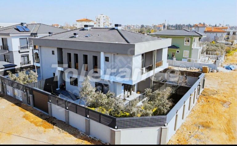 Villa in Döşemealtı, Antalya with pool - buy realty in Turkey - 113236