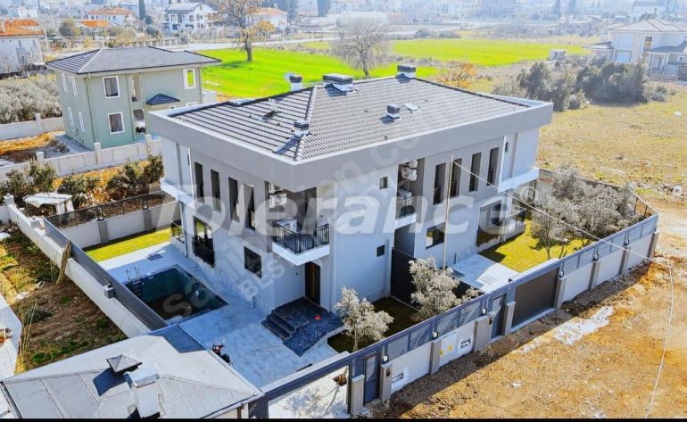 Villa in Döşemealtı, Antalya with pool - buy realty in Turkey - 113237