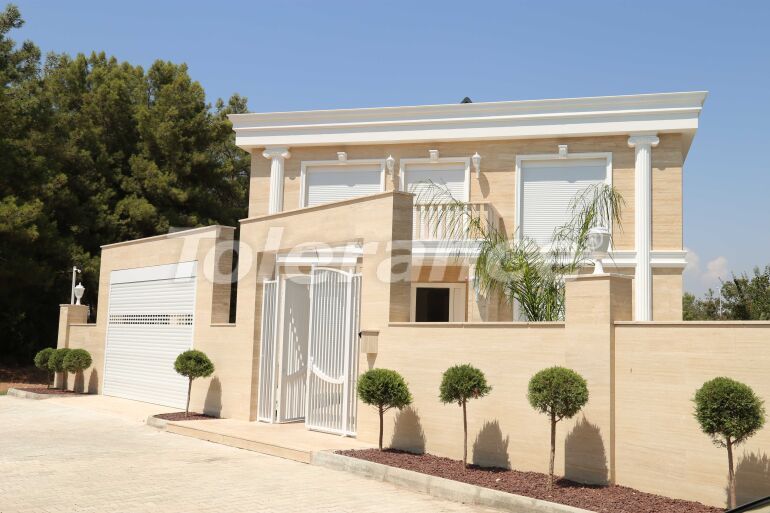 Villa in Döşemealtı, Antalya with pool - buy realty in Turkey - 58958