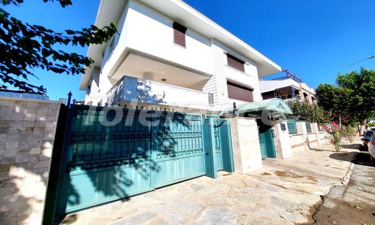 Villa in Konyaaltı, Antalya - buy realty in Turkey - 112786