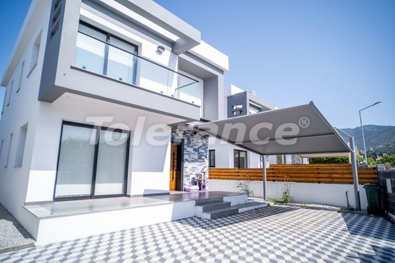 Villa in Kyrenia, Northern Cyprus - buy realty in Turkey - 84787